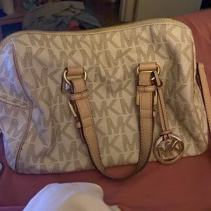 Michael kors signature bag